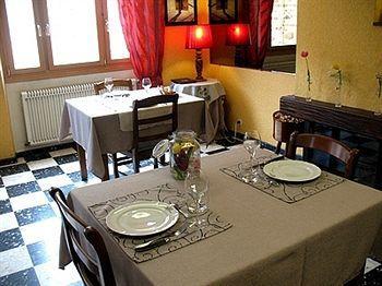 Hotel Le Relais Du Coustoubi Campouriez 외부 사진